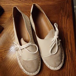 Fashion Bone White Faux Suede Leather Slip On Sneaker Loafer. Size 6.5